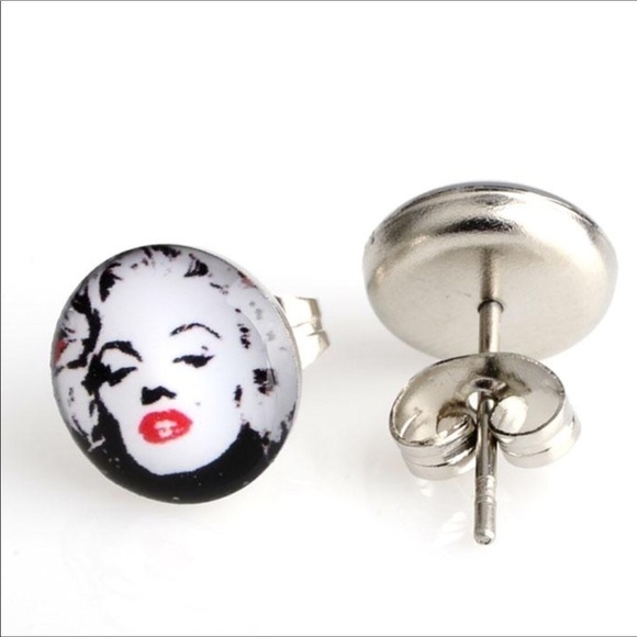 MARILYN MONROE NEW STUD EARRINGS #400 - Picture 1 of 3